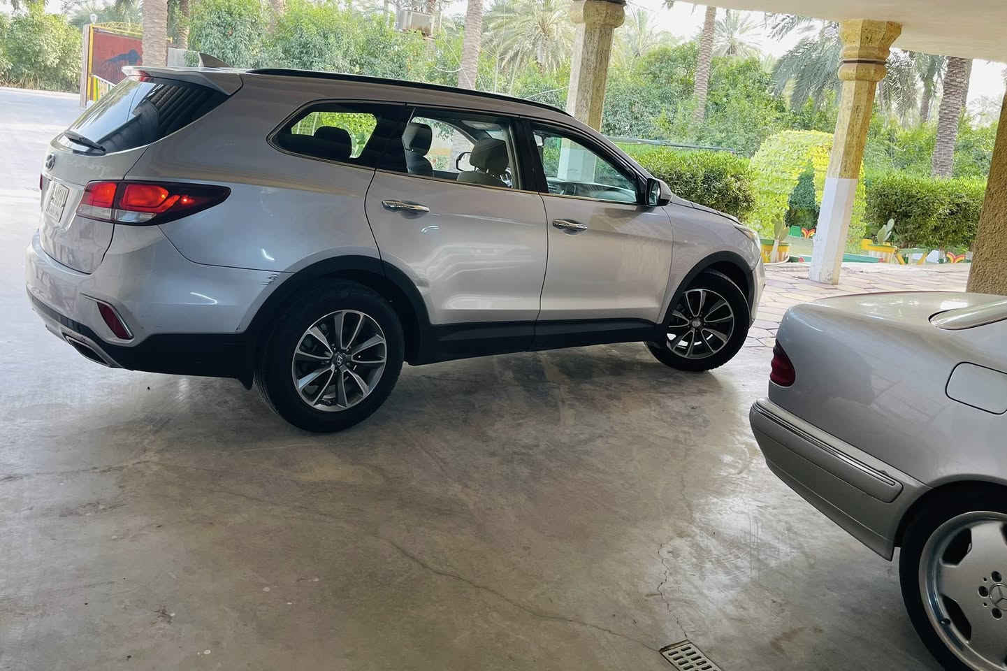 سنتافيا كراند 2017 وارد امريكي
بيه صبغ الباب الامامي اليمن والدعاميه الاماميه فقط 

محرك 6سلندر 7راكب 3قطع تبريد 
ماشيه 85
سياره جاهزه وبدون نقص 

السعر 170
                سياره موجوده بالصويره 

***********
