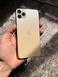 آيفون ١١ برو ماكس • ٦٤ • بطاريه ٧٦