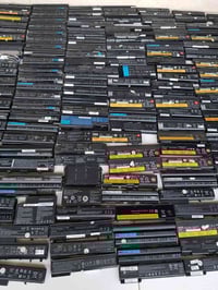 متوفر بطاريات لابتوب كمية 100 قطعة مستخدم  سعر القطعة 1750  متوفر خدمة...