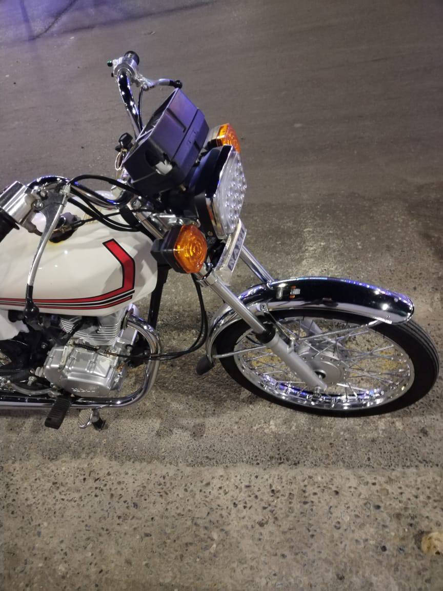 السلام عليكم ايراني للبيع كلك بدون اوراق بكفوله عشائرين ما مفتوحه دراجه زيرو تعمير جديد كفاله مكاني حي الشرطه *********** متواجد انتصال فقط واذا تريد اسوي لك مكاتبه باسمي بسعر 800 وبيها مجال بسيط
