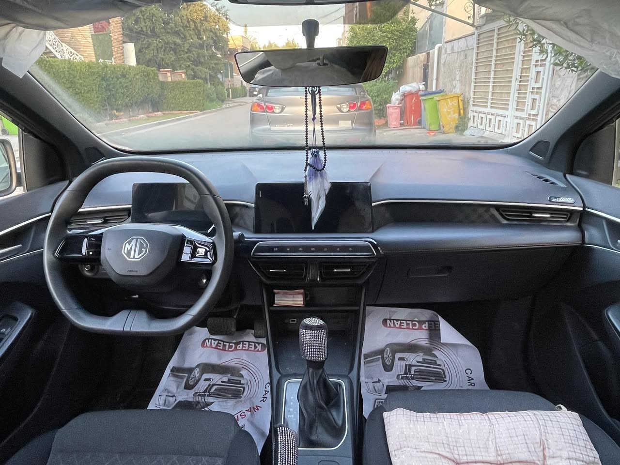 بيع: MG3 موديل 2024 - ماشية 13 كم (زيرو) - ضمان 6 سنوات
أهم المواصفات:
• المسافة المقطوعة: 13 كم فقط (عداد صفر).
• اللون: أسود الملكي.
• المواصفات التقنية: محرك 1.5L، كاميرا خلفية، حساسات، شاشة لمس، تحكم ستيرن، ضمان الوكيل (شركة المنصور) لمدة 6 سنوات.
• اللوحة: بدون لوحة (الأوراق جاهزة).
ملاحظة هامة: السيارة جديدة تماماً من الداخل، وبدي ومحرك بحالة الوكالة، باستثناء خفوس وحكوكات خفيفة في الدعامية الخلفية (كما موضح في الصور) نتيجة تخزين أو احتكاك بسيط. السيارة مكفولة من أي ضرر قوي أو تأثير على الشاسيه أو الضمان. 
الأستفسار .. ***********
السعر 97
