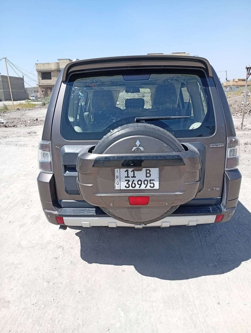 السلام عليكم باجيرو موديل 2010السيارة فول مواصفات فتحة سقف ودمام وتحكم استيرن جهتين وانضمة انزلاق ودفلوك السيارة مكفولة كفالة عامةعدة بارد شبر بل باب البصف السابق محرك 3800 محرك وكير مكفولات كهربائيات كلهة شغالة تبريدهة ثلج مكان السيارة بغداد الشعلة للاستفسار ***********
