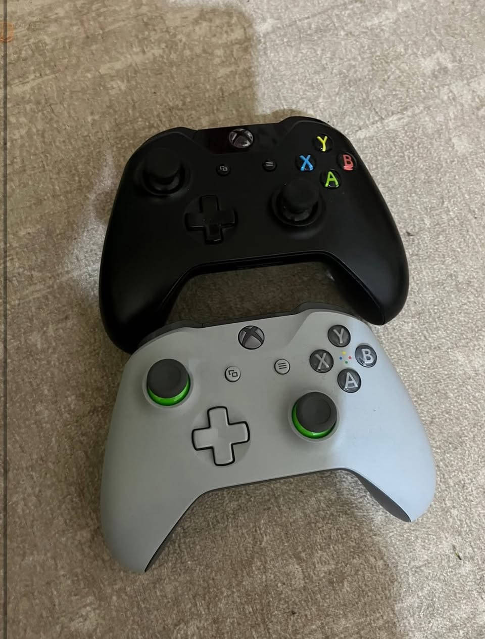 اكس بوكس ون واحد تيرا بايت ذاكرة الف
يحتوي لعبه فورز هورايزين5 وبيس2025وماين كراف وgtaوبعد كم لعبه🟢معا جوستكين نضيفات🔴عنوان كربلاء رقم التلفون ***********او تراسلي هنا
