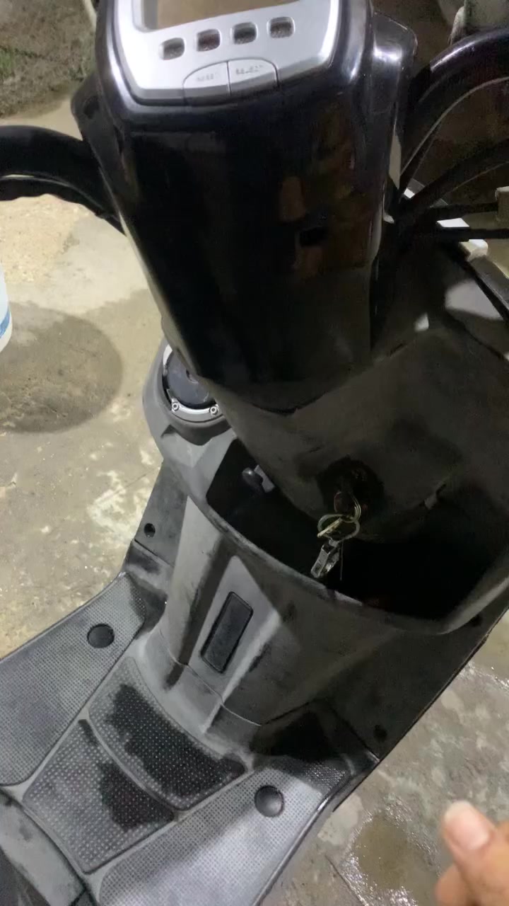 السلام عليكم شبابنه الطيبة 
دراجة بوليسي نوزل للبيع 
الدراجة مكينة ما مفتوحة كفرات بلادية 
دراجة نظيفة من كل النواحي مكينة كفرات كهربائيات شغاله تجي تفحص وتگلبها بايدك الدراجة نگرة سلف واطلع وين ماتريد بانزينها كله محسن دهنها الاصلي وتحتوي على منفيست 
سعرها 1,400,00 وبيها مجال للشراي وبخدمتكم


**إذا كنت صاحب هذا الإعلان وتريد حذفه لأي سبب، رجاءا أرسل رسالة إلى الدعم الفني**