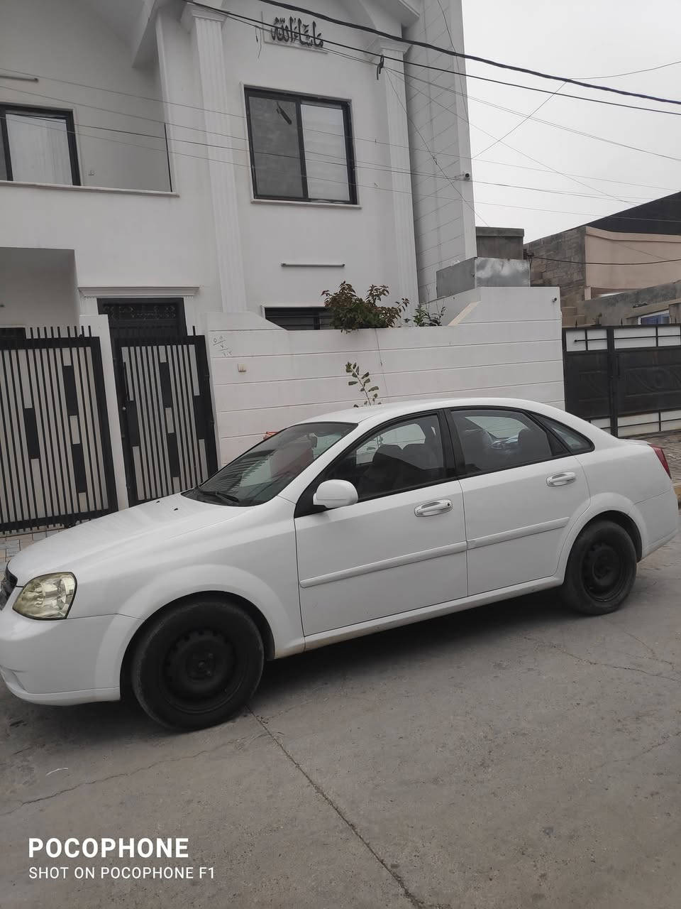 سلام عليكم 
سياره اوبترا موديل 2012 للبيع
كير عادي 
سياره مكفولة من حيث المحرك والگير والكهربائية 
والتدفئة والبريد 
على أيدي من ال 2013 لحد هسه 
السياره شرط التحويل باسمي
بيها دفتر بانزين 
سعر السياره 77 ورقه
عنواني كركوك 
للاستفسار اكثر عن التفاصيل الاتصال على رقم ***********
