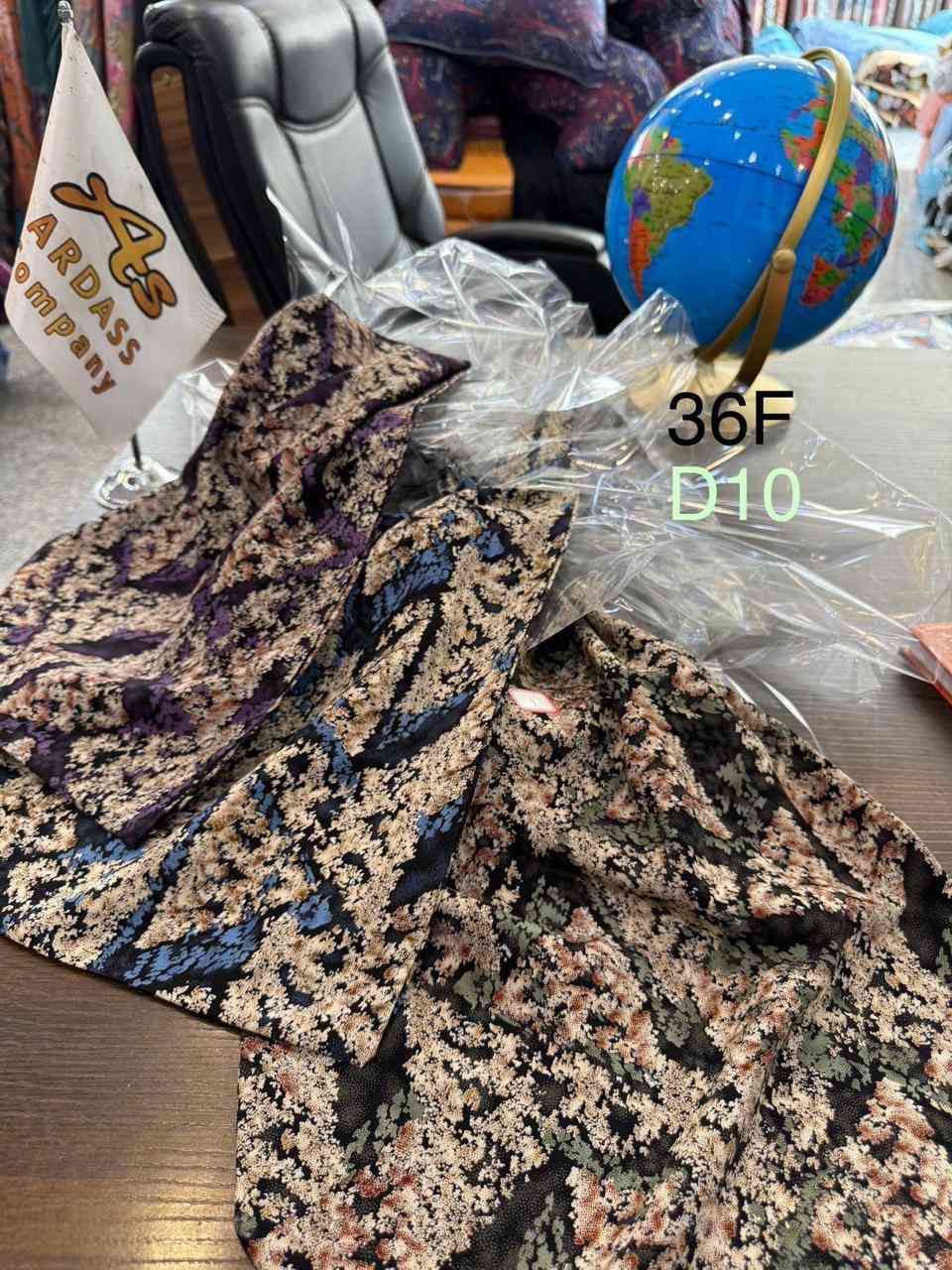 السلام عليكم.كشمير زيتي قطني موديلات جديده سعر قطعه مترين ونص ب٦٠٠٠..الف.العنوان بغداد الامين الثانيه سوق الشهداء الجديد سوق سيد صفاء .واتساب ***********
