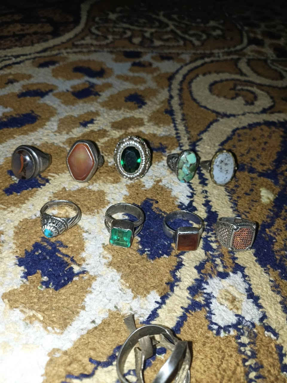 محابس للبيع شلع عنوان بغداد ***********
