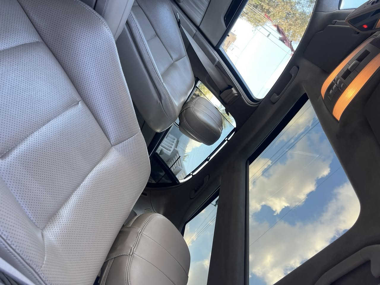 السلام عليكم للبيع فقط 212
موديل 210 بأسمي 
وارد خليجي وفول 1/1 قطعتين تبديل ابلاد او مكانين صبغ جدآ بصيط السعر 175
ماشيه 130 حقيقي العده والكتلوكات موجوده

***********    العنوان الكراده غير متواجد عل فيس
