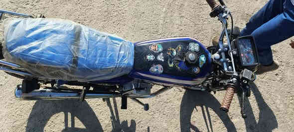 سلام عليكم دراجه يراني للبيع سافان موديل 2020 سعر 450 شلع معدل كهربائيات كلها شغاله ونشرات بي العنوان الاعظميه شارع الضباط رقم الهاتف ***********
