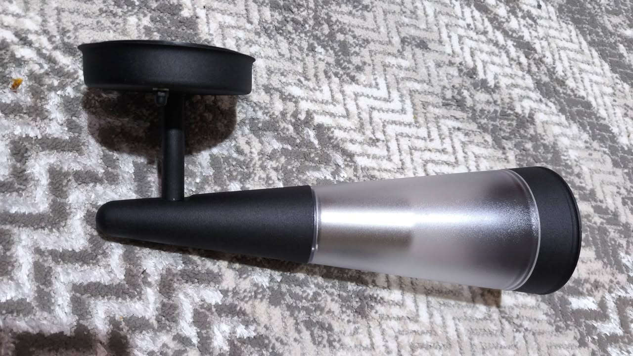 سلام عليكم متوفر مصباح جداري صنع في فنلندا. توصيل جميع المحافظات
الاتصال***********
