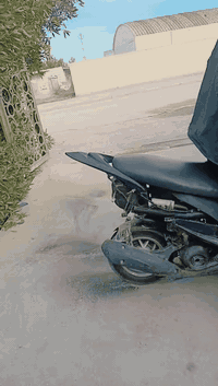 سلام عليكم دراجه ماكس عدله
دراجه مكينه حلوه خرسه ما تسمع لها صوت
بلاديه 
دراجه نقره يشتغل 
للبيع
***********
