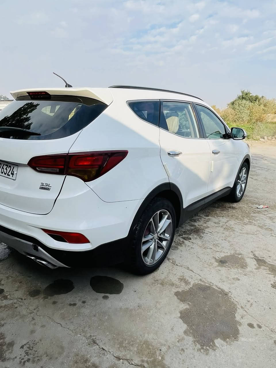 السلام عليكم
سنتافي 2016  شكل ال 18 
ستة سلندر 
خليجي 
بنوراما 
7 راكب 
3 قطع تبريد 
اشاير بالمري 
مري شفط 
شاشة كبير 
كامرة دوارة 
حساس خلفي 
لد امامي 
لايت زنون 
تحكم ستيرن
للاستفسار الاتصال ***********
