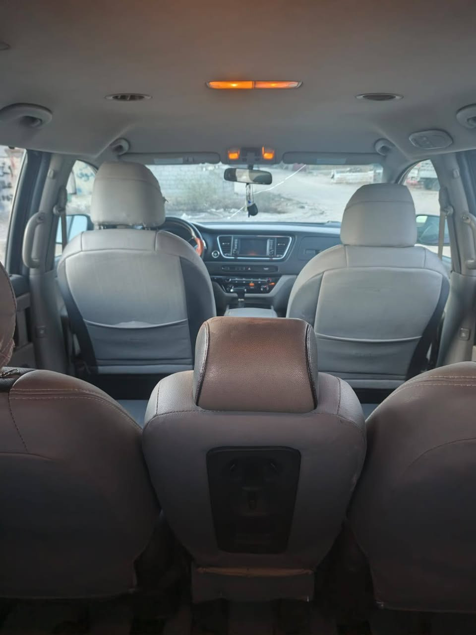 سيدونا 2017 جي دي اي سبعه راكب رقم اربيل الدولي اللون ماروني باسمي شرط التحويل هذه الصور والسونار حديث وباقي التفاصيل اتصل على صاحب السياره على الرقم *********** مكان السياره قضاء القاسم ع
