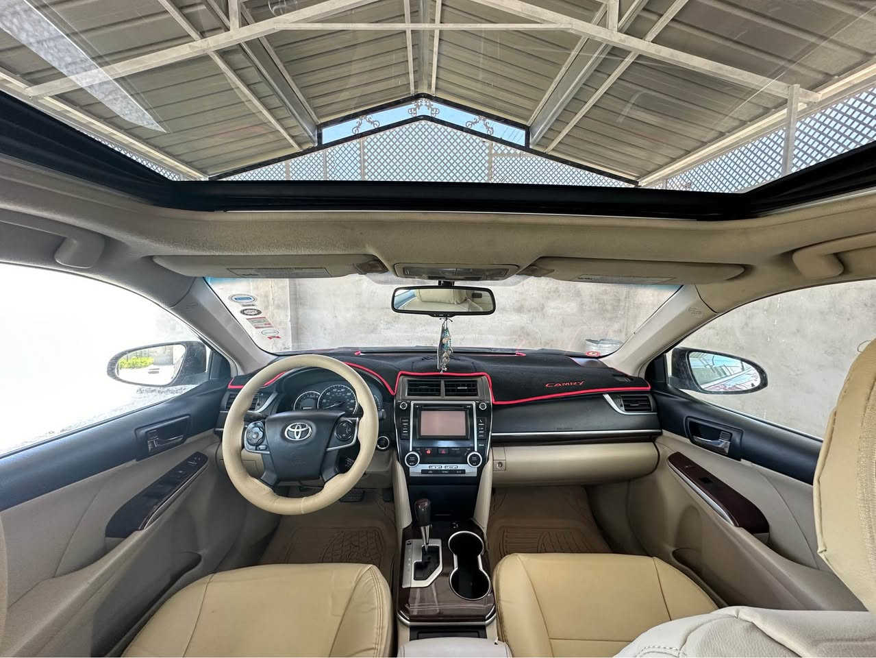 كامري 2012 xle
لون احمر
ماشية 118 ميل حقيقي
بصمة*بصمة ابواب*كشن تدفئة*شاشة*كاميرة 
سيارة نضيفة جدا
رقم جديد 
سعر 135$ 
*********** Singapore
