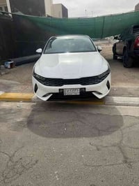 k5 2023  فول مواصفات خليجي استيراد الشركه الدوليه السيارة بيهة 3 قطع ج...