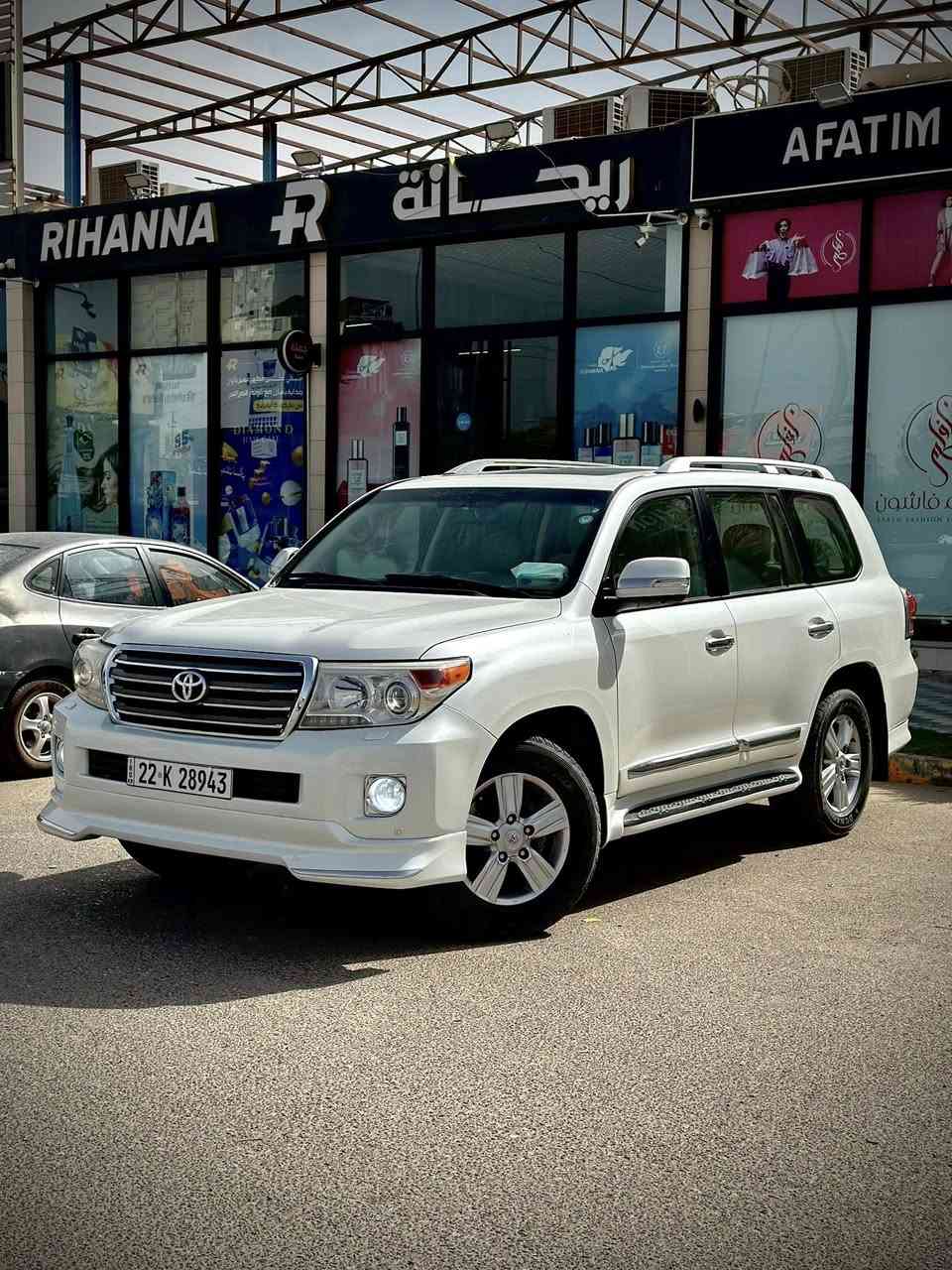 لاندكروز فئه GXR موديل 2012 مكينه V8
ماشيه 160 
حادثه جاملغ الامامي جه الصدر شخط فا بدلته وصبغته 
رقم اربيل دولي باسمي مادور مباشر 
السعر 315 وبيها مجال قليل جدا 
لون ابيض 
تخم تايرات جديد 
هزه جديده 
حداديه جديده 
تبريد ثلث قطع + ثلاجه 
كشنات كهرباء
تحكم ستيرن 
سلايد 
مري قلاب 
حساسات
***********
