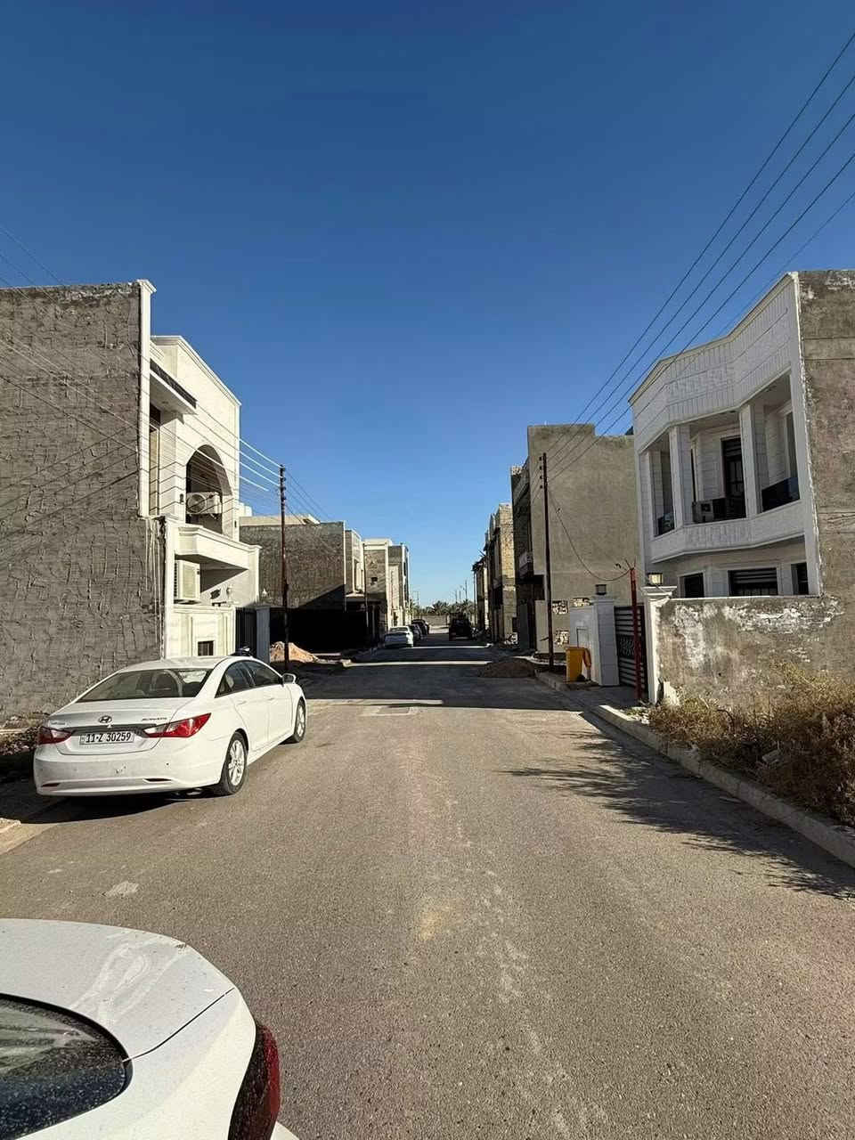 للبيع : قطعة ١١٠ م٢ واجهة 7.5 نزال 14.7
طابـو زراعـي سند 25/ يوجد اقرار محكمة
في مجمع الضباط السكني / الشارع D

العنوان : بغداد شارع المطار ساحة عباس بن فرناس خلف جامعة المشرق مشمولة بجميع الخدمات ( ماء + كهرباء + مجاري + تبليط)
مقسمة بصورة نظامية : الافرع الداخلية 10 متر الشارع الرئيسي13 متر // 
علما ان المنطقة محاطة بسياج ارتفاع 4 متر وبوابة رئيسية ( سكيورتي )

البناء مستمر الى هذا اليوم

للتواصل 
***********
واتس اب ايضا موجود
