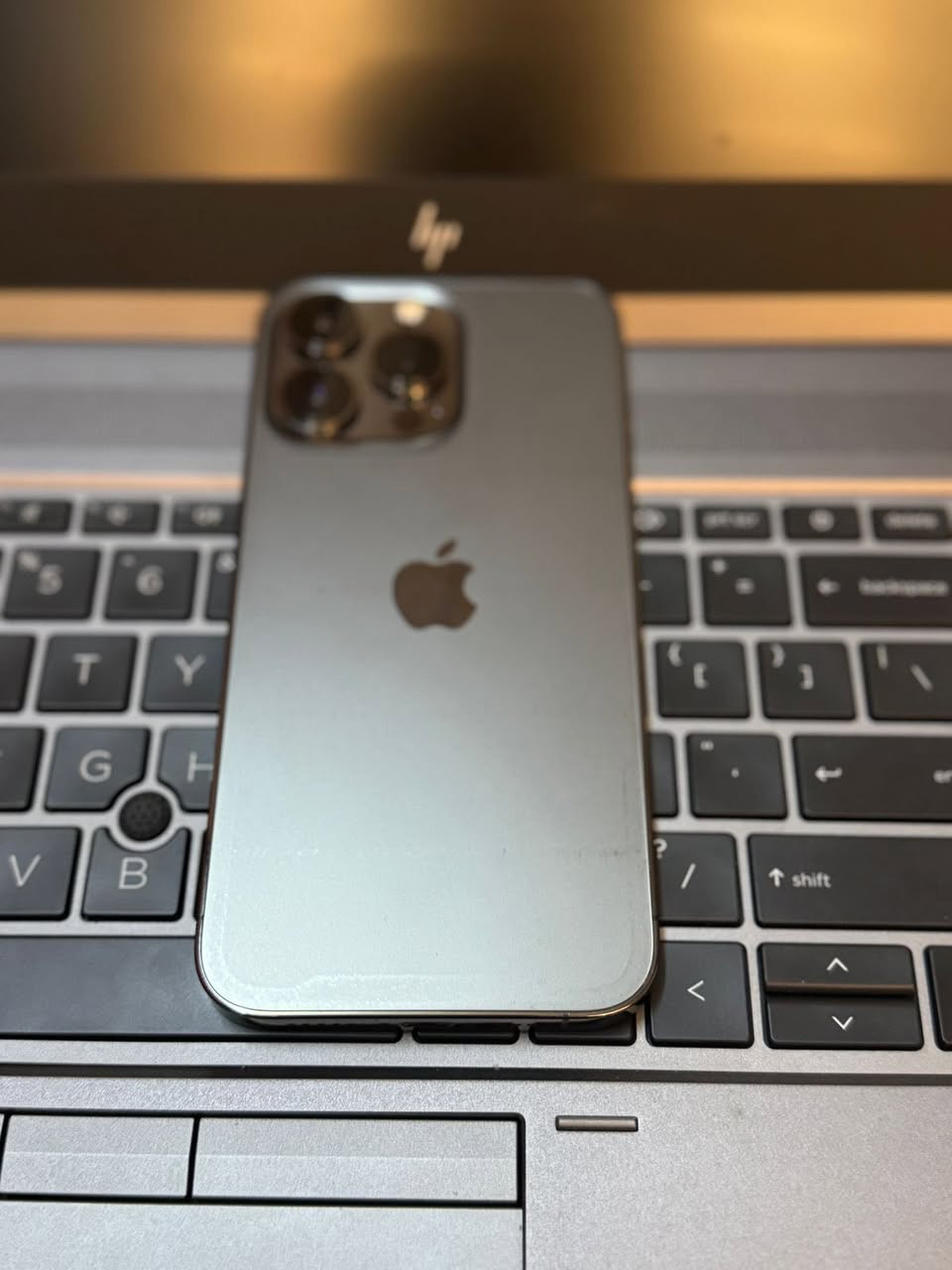 IPhone 13 Pro
عربي
ايفون ١٣ برو
لون الگرافايت (الرصاصي)
بطارية ٧٦٪؜
شاشة بلادي بدون خدش
بطارية بلادي 
معاه ٣ كڤرات
العنوان داخل اربيل ويوجد توصيل داخل المدينة فقط
***********

كوردي
ئايفۆن ١٣ پڕۆ
رەنگی گڕافایت (ڕەصاصی)
پاتری ٧٦٪ 
شاشە و پشتی خاوێن 
پاتری بیلادی
٣ کەڤەری لەگەڵ دێتن
ناونیشان ناو هەولێر و گویاندنیش هەیە تەنها بۆ ناوشار
