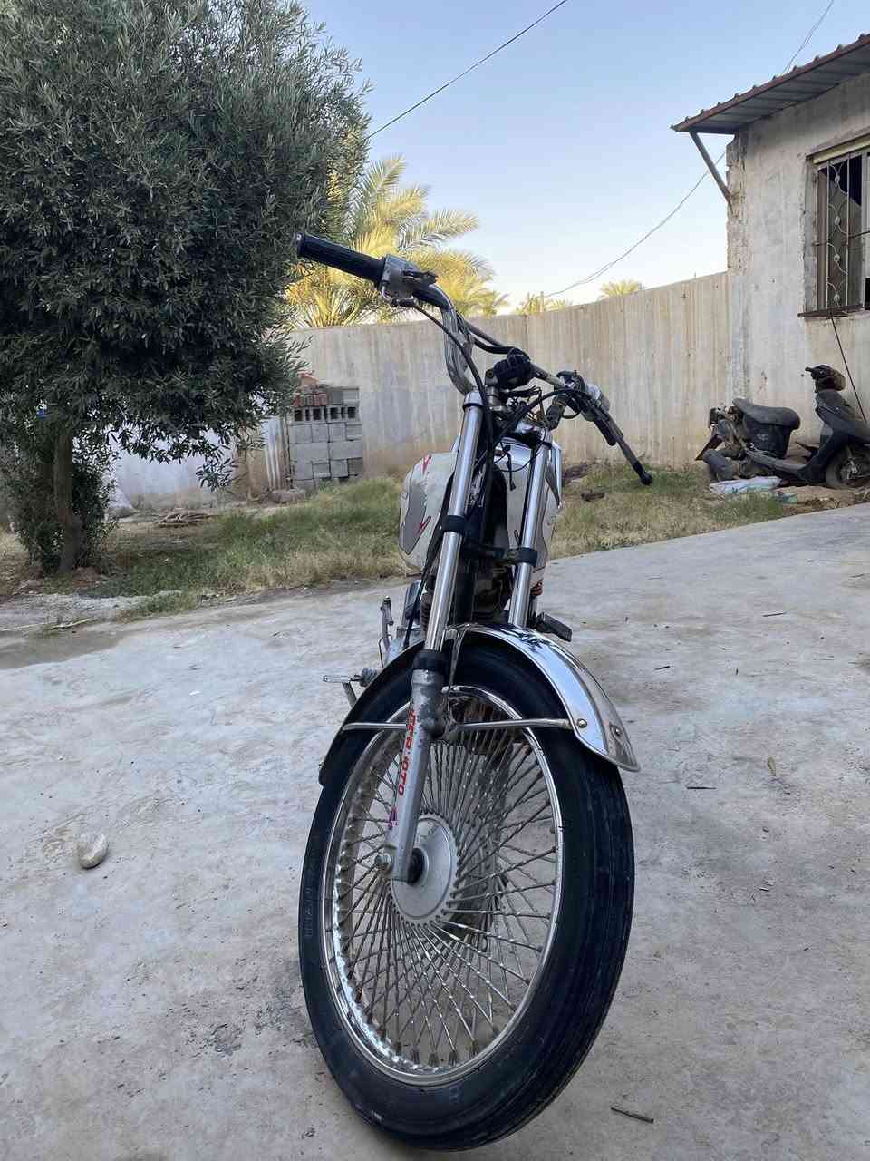 السلام عليكم دراجه نامه لل بيع أوراق كامله السعر 180وبيها مجال المكان شهربان المقدادية سنسل الرقم ***********
