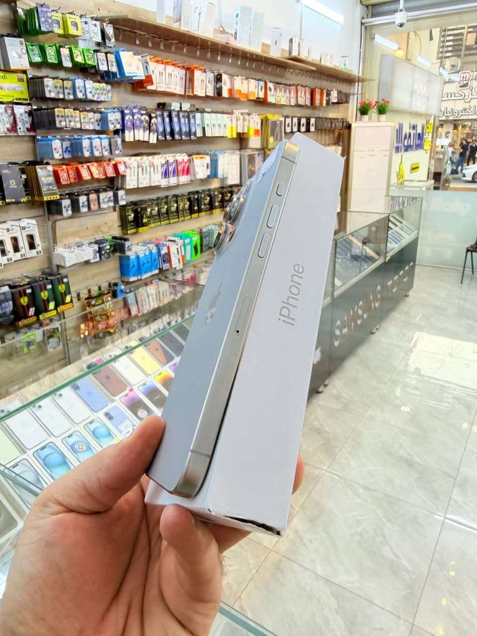 ✅  متوفر بيع بلنقد ولاقساط ✅
ايفون 15 برو ماكس ذاكره 512 بطاريه 95 نضافه 100‎%‎ زلغ مابي هو والجديد سوه نموذج M لونه المميز كامل ملحقاته وتر بروف وبلحاسبه كله نورمال وتر بروف يعني كلشي ممبدل بي وبي وتأخذه ضمان وصل 5 ايام اي مشكله او عطل يستبدل فورا ومتوفر اقساط على مصرف الرافدين 
السعر مليون و 175 الف قفله🫣
العنوان بغداد البياع شارع 20 مقابيل علي العناب او الشيف السوري مركز الهاتف لاصلي 
📞📞***********
📞📞***********
