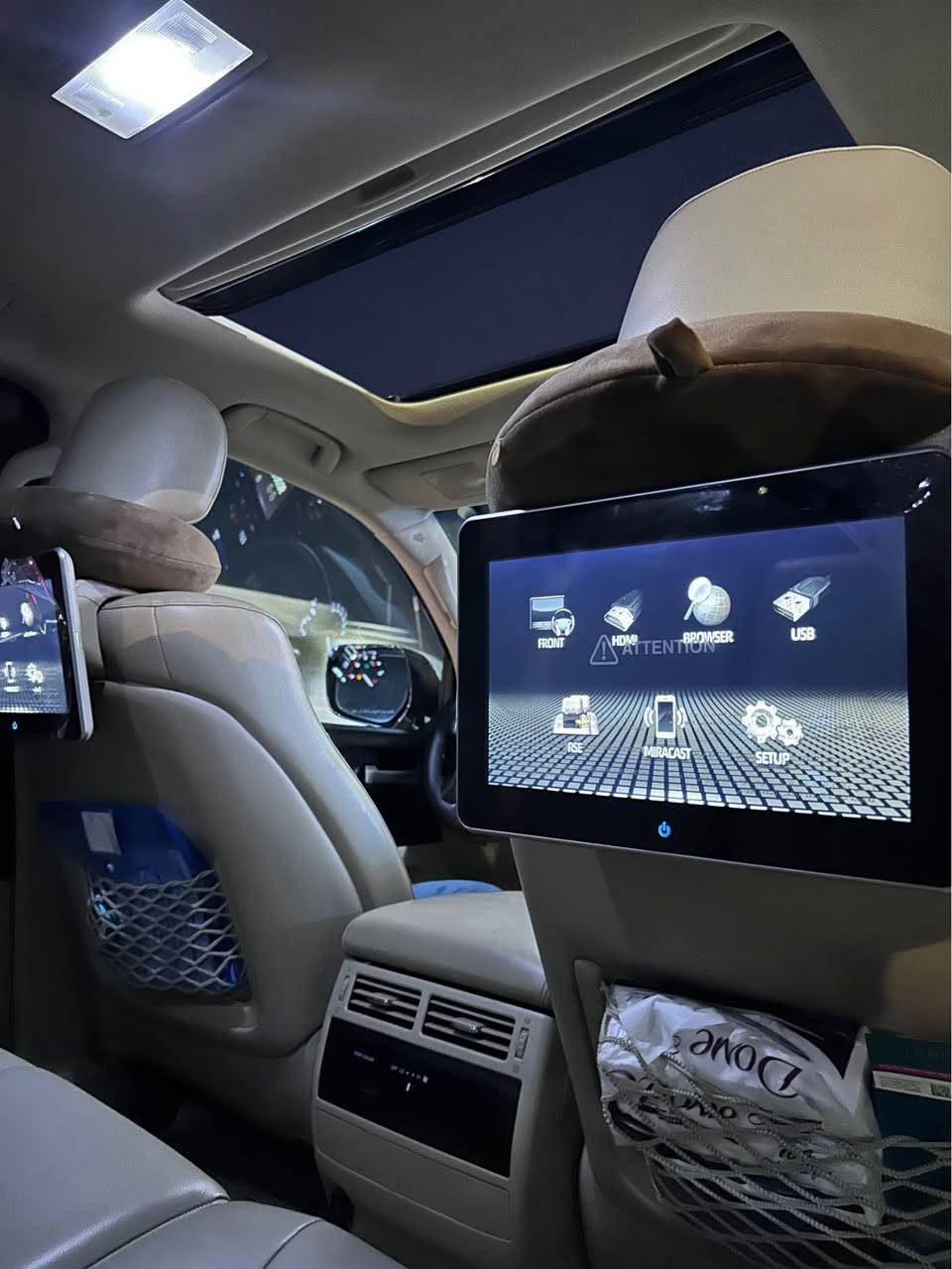 � للبيع - تويوتا لاندكروزر GXR V8 موديل 2020
فول مواصفات / كفالة عامة
رقم بغداد
ماشية 92 ألف كم فقط
نظيفة جداً جداً وحالتها ممتازة
مغلفة PPF بالكامل للمحافظة على الصبغ والهيك

المواصفات:

* محرك V8 قوي
* جير أوتوماتيك
* دبل / دفع رباعي 4×4
* فول مواصفات
* داخلية واسعة ومريحة
* شاشات
* كامرة خلفية
* سنسرات
* تبريد وتدفئة
* مقاعد جلد
* فتحه سقف
* تشغيل بصمة
* رنكات وكالة
* استخدام شخصي ونظيف جداً

💰 السعر: 570 ورقة قابل للنقاش للجادين
📞 للتواصل: *********** البصرة, العراق
