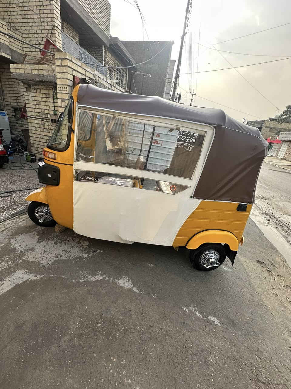 السلام عليكم تكتك للبيع مديل 20 مرقم نكليزي ثاني يوم تحويل التكتك اي نقص مابيهه تراي زيرو مكينه مجفته جديد دوشمه كبات مسجل بيهه لغد صبغ والدوس بس مكاني بغداد البياع شرطه الخامسه السعر 6 و ٤٠٠ وبيهه مجال الشراي يتصل ويدلل ***********
