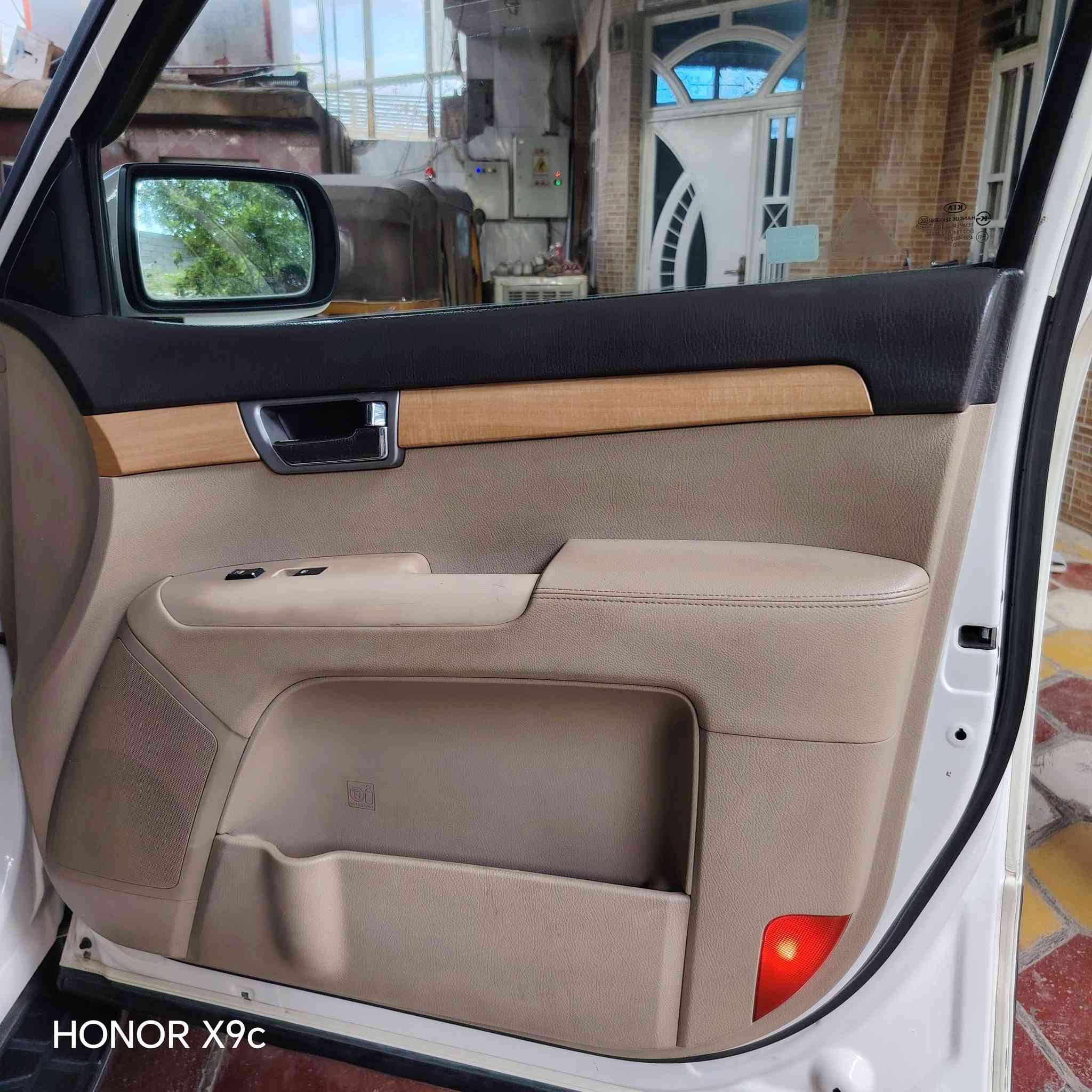 سلام عليكم ورحمة الله وبركاته
كيا موهافي  سياره نضيفه جدا وللعلم سياره ع ايدي مديل 2011
مكفوله مكاني بغداد  
محرك سته سلندر مكفول لا رواجز لا بخار لا صوت لا مفتوح ع وضع شركه
كير ما مفتوح بلاد 
سياره فول ١/١ vip يعني فول الفول 
بصمه 
فتحه فور ويل دفع رباعي سته سلندر سبعه راكب جلد اصلي حار باردجلد ثلاجه جكمجه هواي مواصفات بيها فول والسعر 153وبيه مجال 
مكاني بغداد ورقمها بغداد 

مكان بغداد 

‭***********

‭
