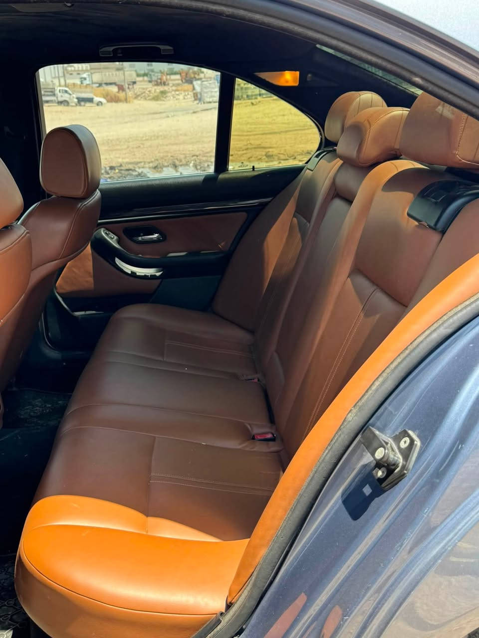@bmw_٥٢٥
للبيع _بو فروشتن
مواصفات
تراكشن
كوشن جلدو هيتر
ئاوينه كاره بايي
جار جام ئوتو
داخلي قه يسي وسقف شامو 
گير توماتيك و سپور و عادي
مه كينه و گير به شه رت نه كرايته وه 
سياره حيزام صبوغه بوو جواني به شه رت معجون نه بيت
هه موشتيكي بيلادي ماوه ته وه به شرتي فحس كومبيوته ر
سياره دينار مصروفي نيه.جار تاييه ي لوكي له ژيره و تاخم و ده بلي تازه بوو گوراوه مالي دوسته 
***********
نرخي٩٨ورقه و مجال و ٤٣٠هزار غرامه ي له سه ره
