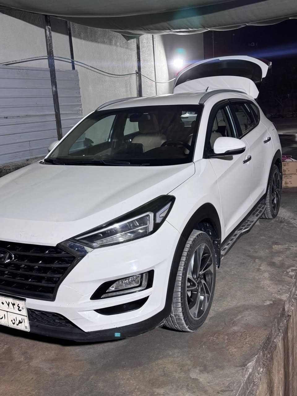 توسان 2020 لون ابيض خليجي رقم اربيل  سنويه منتهيه كفاله السياره ما عده البارد  والباقي كله مكفول السياره جديده شلعته حلوه  ما ناقصه اي شي 
سياره ماشيه 90 الف
عنواني بصره ابي الخصيب
السعر 190 وبيه مجال 
الهاتف ***********
