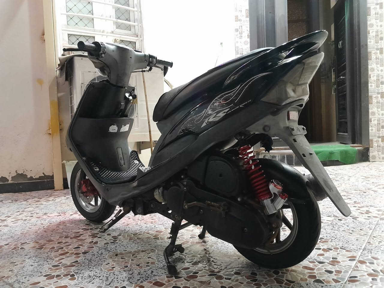 سلام عليكم 
دراجه ماكس عدله للبيع نضيفه مامفتوحه وكله ع وضع البلاد دراجه ما ناقصه ابد وصوته ماينسمع مكينته حلوه وناعمه موديل ٢٠٠٦ بيه وياله نجمه وتايرات جيلاتين ودبل مزود الخلفي للجماليه وباقي تفاصيل تجي وشوف بعينك العنوان الديوانية حي الزيتون


**إذا كنت صاحب هذا الإعلان وتريد حذفه لأي سبب، رجاءا أرسل رسالة إلى الدعم الفني**