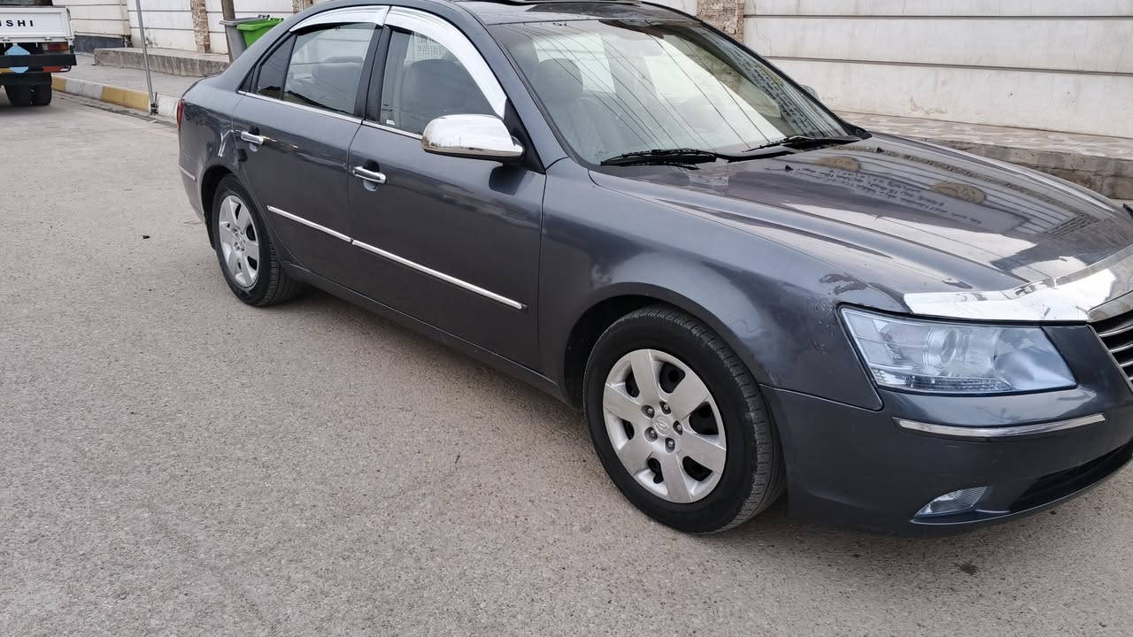 سلام عليكم البيع سوناتة 2009مصبوغة حزام بدون معجون سيارةكاملة كير مكينة تخم تاير صدر امامي خلفي تبريد شغال مكينة الفين وربعمية المكان ديالى ***********بعقوبة سعر 105وبيهة مجال
