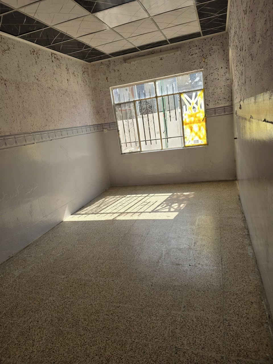 الايجار بيت طابق ارضي
حي سومر قريبا عالسوق
مساحه 100 متر السعر للايجار 225
غرفه وهول استقبال مطبخ ومشتملات 
بناء نظيف سقف الثانوي وكراج 
***********
***********
