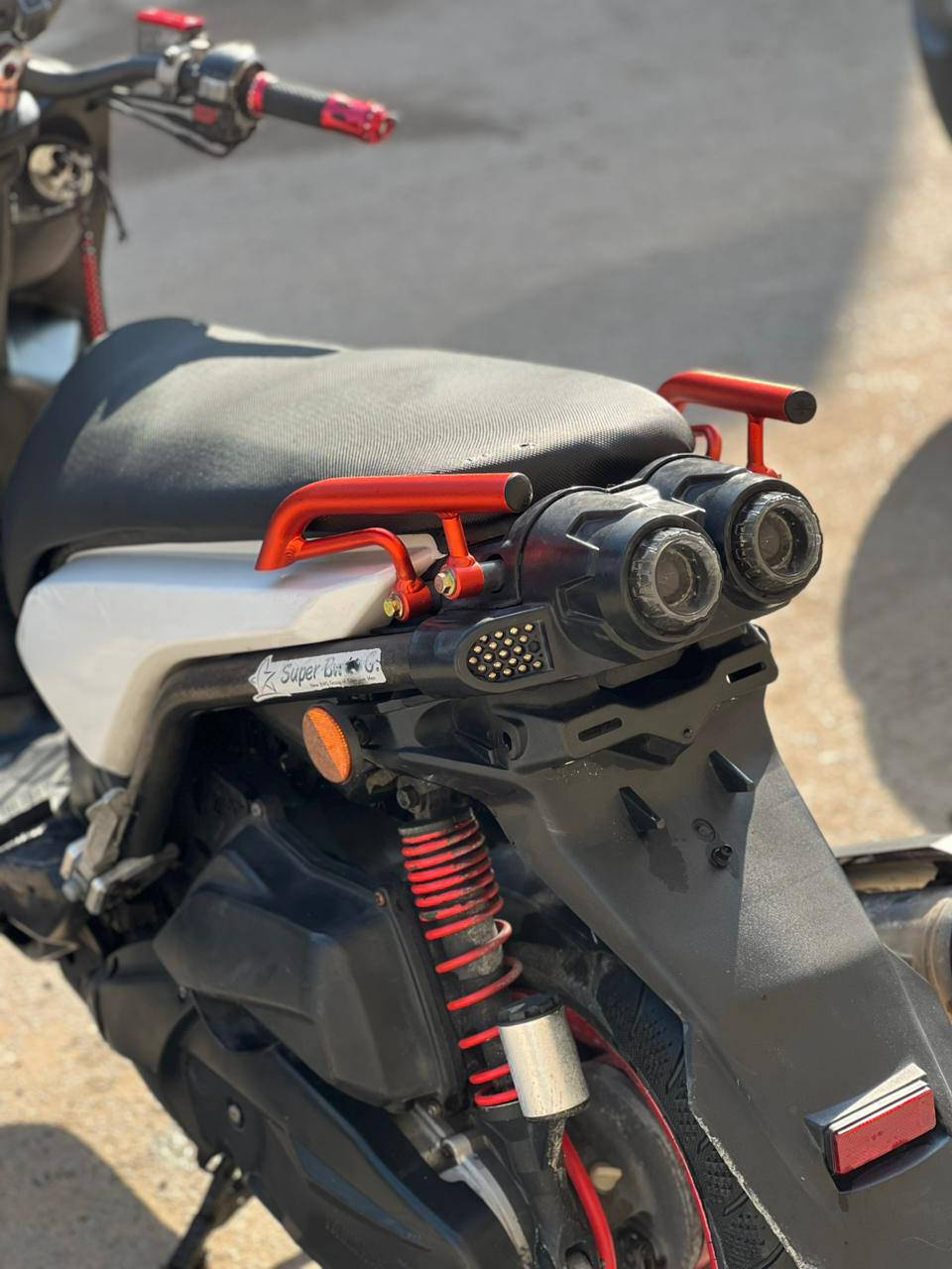 السلام عليكم سكنس جبلي للبيع صارلها 3اشهر من نازله من الرمبه الدراجه كامله برغي نقص مابيها كفالة عامه ختم كفرات المكان بغداد البياع السعر خاص رقمي. ***********وتساب
