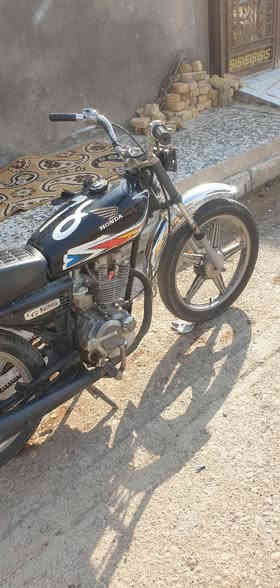 دراجة للبيع مكينة خمسة كير شرط أذا مابيها شلعه مرجوعة كبريتر جديدة هسه شادهاا مكاني ميسان علي الشرقي السعر 275 )***********
