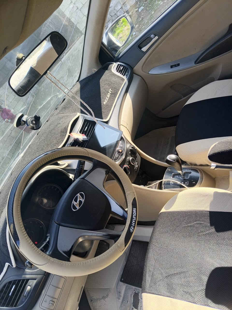 بيع مستعجل.. اكسنت٢٠١٦..بوندمبدل وفوك قبق البانزين شبر صبغ..تبريدثلج🥶سياره شغاله من كلشي.. علا اسم ربيعه منفيست بسم شركه السحل.. السعر.. 68.رقم الهاتف***********
