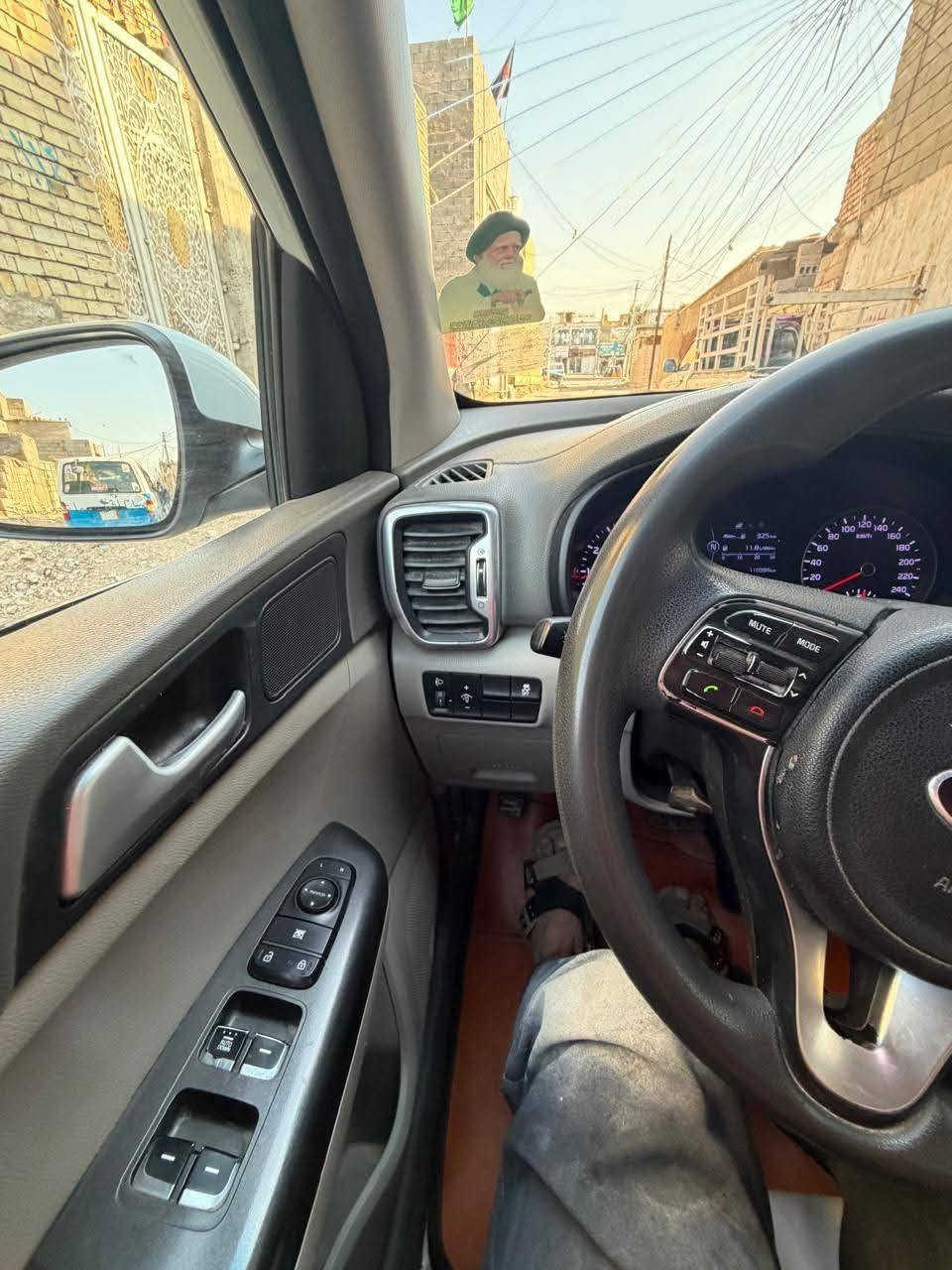 سبورتج ٢٠١٨  سيارةخليجي مكفوله ماعده الي مشر عليه كير محرك مكفول ماشيه ١٠٠الف مكان السيارة   بغداد ***********
