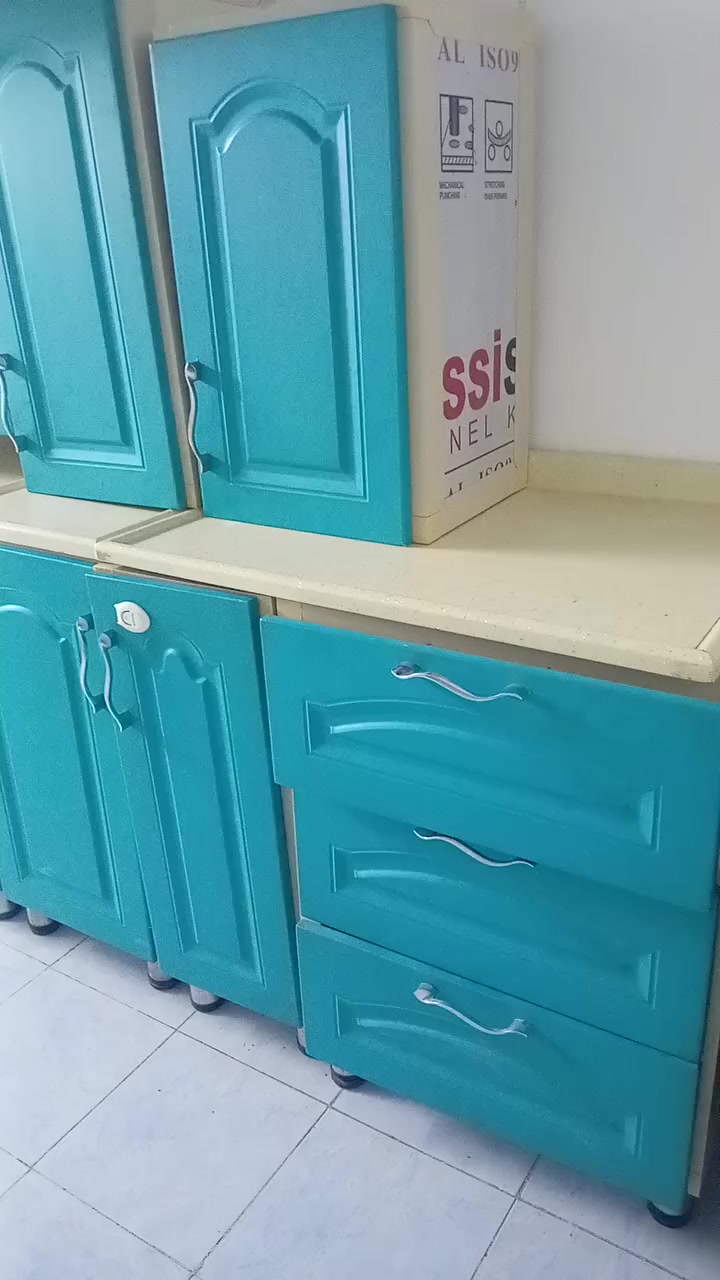 كاونتر نضيف للبيع ٨٠٠ قفل بدددون تعامل قياس كامل ٤٨٠ مكان الاعضميه  اتصال ***********
