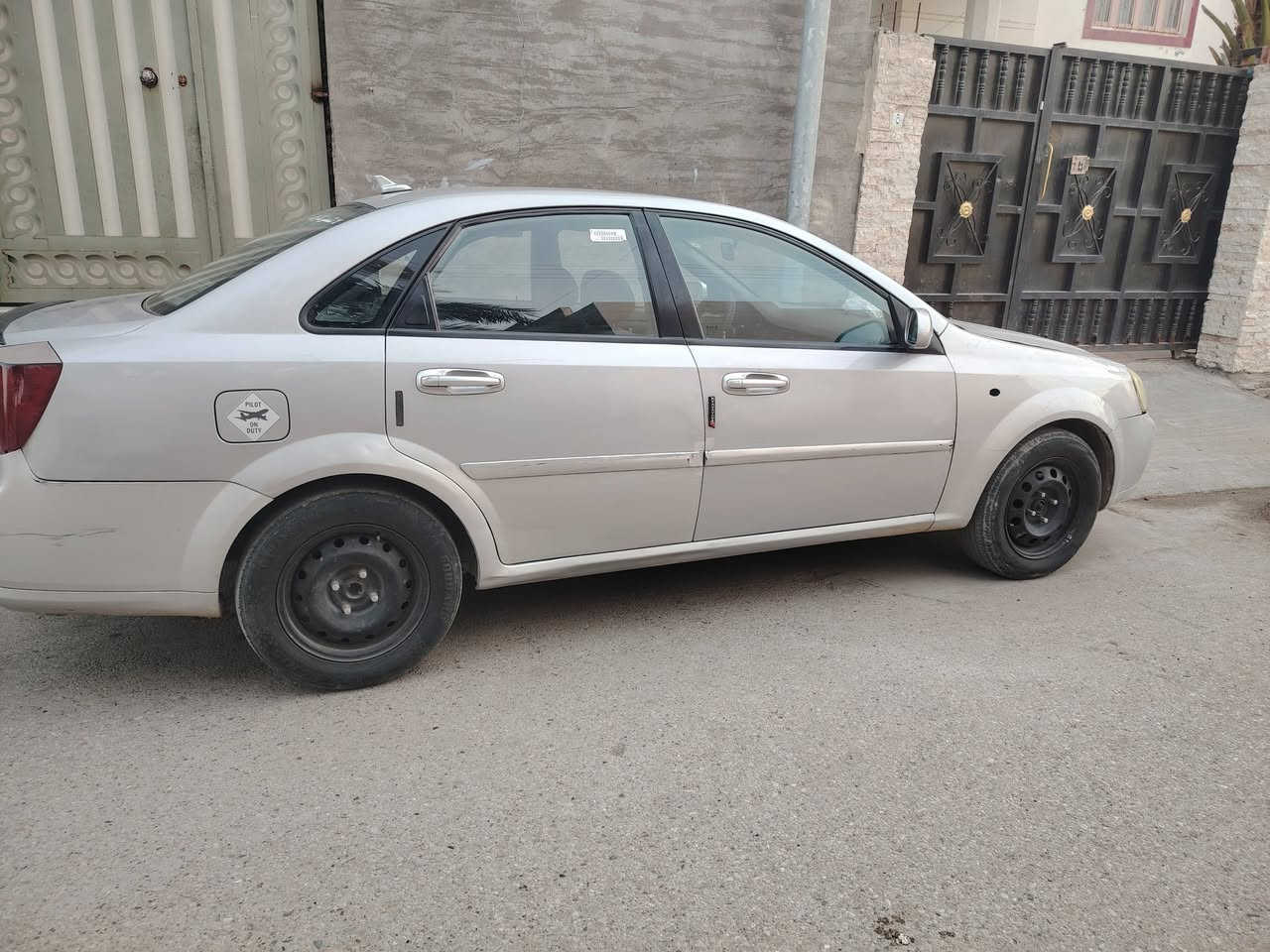 سلام عليكم اوبتر خليجي موديل ٢٠٠٩ بيهه جاملغ تبديل بدون دواخل بيهه ربع بنيد صبغ وهلالات جاهزه من كلشي رقم سليمانيه بأسمي السعر 75$ وبيهه مجال الشراي يتصل عله الرقم ***********  مكاني رمادي تأميم
