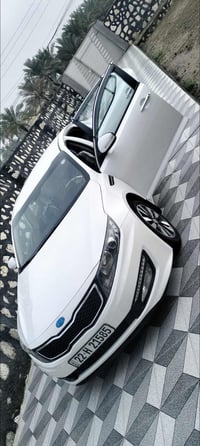 ابيض • حالة ممتازة • من المالك