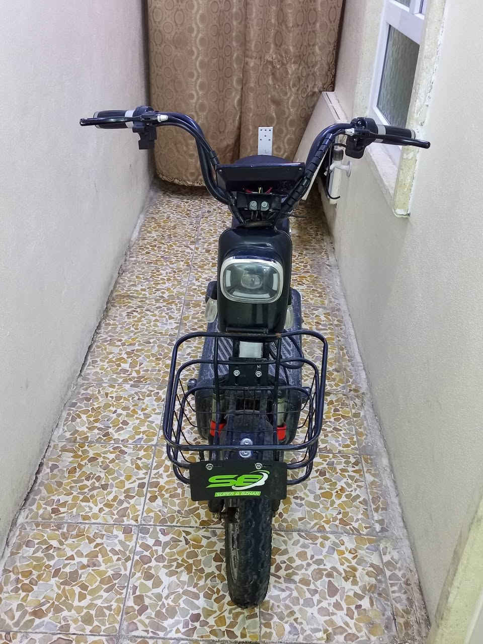 ماطور شحن 14 شغال كامل اربع نمر  فقط شاشه السعر 200 ***********
