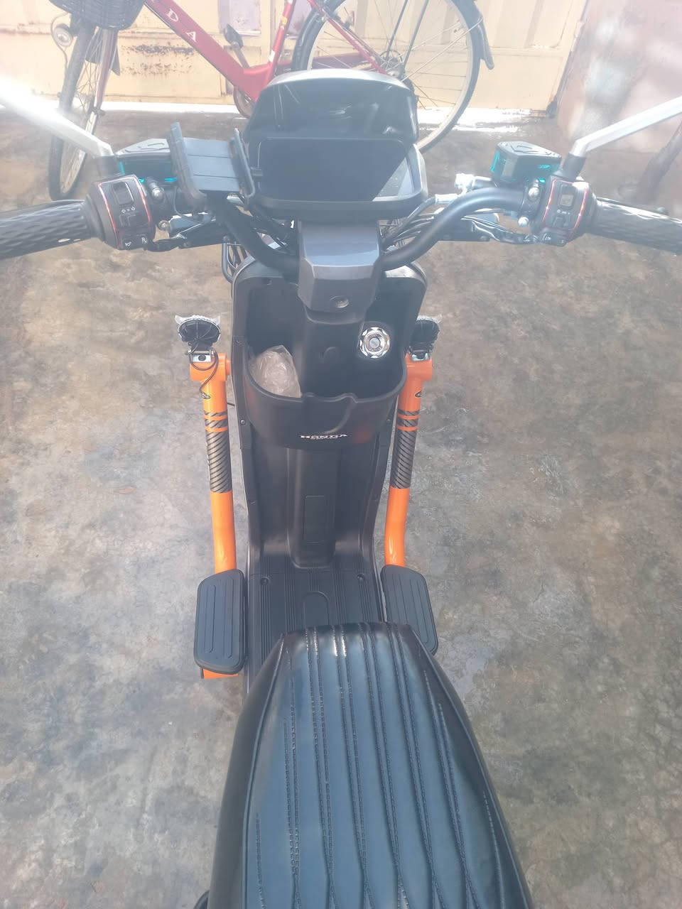 دراجة شحن موديل ٢٠٢٦ بصمه +شاحنه الاصليه ٥ بطاريات كبار عل فحص گدامك سعره ٤٥٠ مكاني المفرك مدخل شارع الحسينيه *********** /***********
