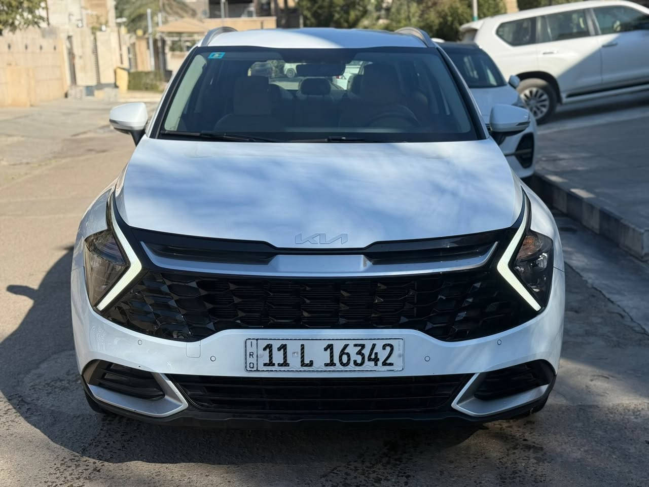 كيا سبورتج 2024 خليجي وكالة 
ماشية 24 الف كيلو نص فول
بصمة تشغيل و ابواب 
تشغيل عن بعد
كراسي 2 كهرباء
كراسي تدفئة 
ستيرن تدفئة 
( السياره بيها تبديل قطعتين اصلية بلاديه نفس اللون بدون صبغ بدون اي دواخل صور السونار بالمنشور )

السعر 21,000 $
رقم بغداد بأسمي
مكانها بغداد / الاعظمية
***********
