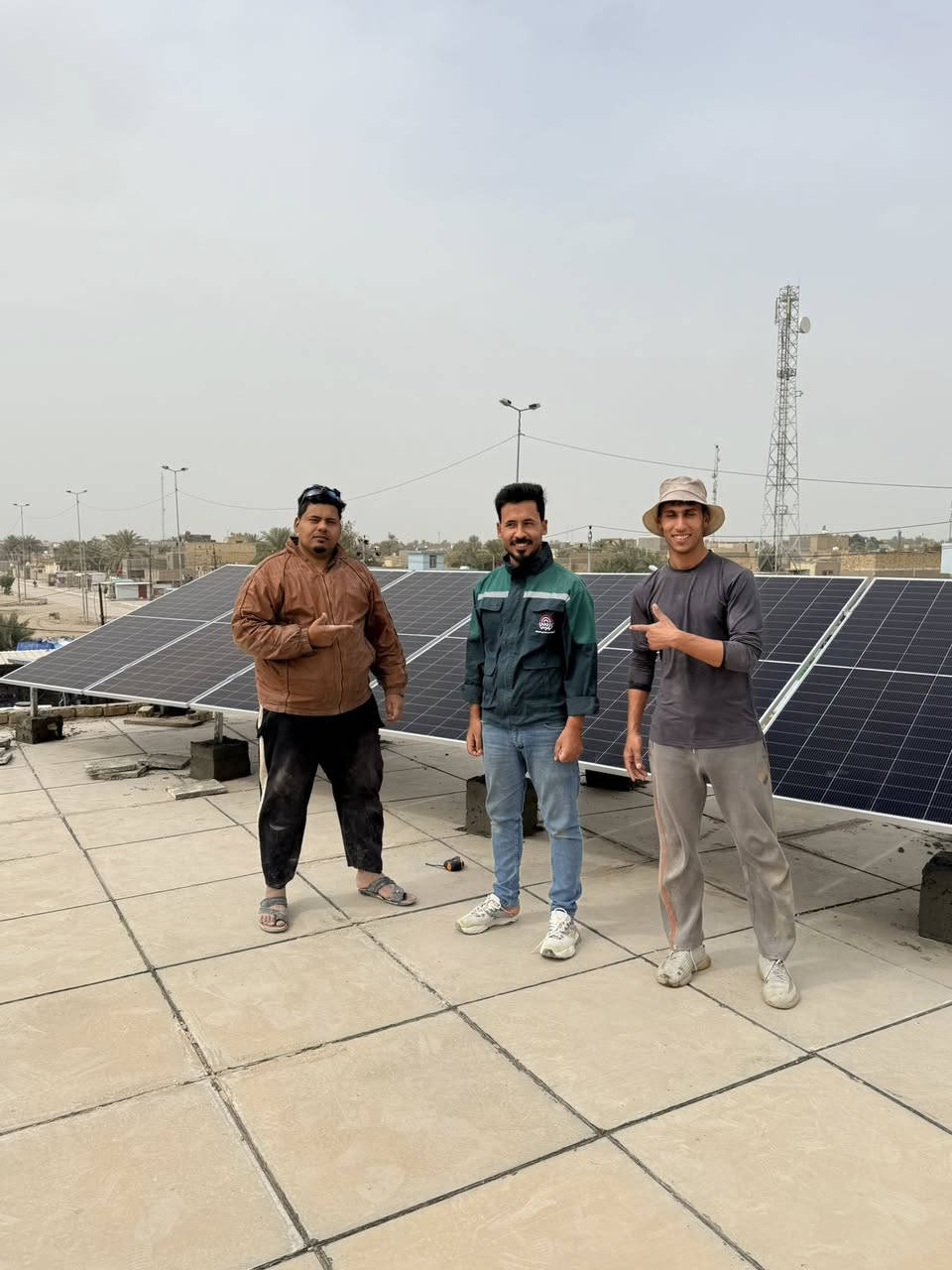 على بركة الله ☀️💪
تمّ تجهيز وتنصيب منظومة طاقة شمسية متكاملة بقدرة 10 أمبير نهاري / ليلي
في بيت العم حجي خيري ال عبيد أبو سجاد  
وفق مواصفات مدروسة بعناية لتوفير أداء ثابت، كفاءة عالية، وتجهيز مستقر يلبي الحاجة اليومية بأفضل صورة.

🔹 مواصفات المنظومة:
✅ ألواح لونجي بقدرة 615w
✅ بطارية Deye بسعة 10KW
✅ انفيرتر SRNE بسعة 5.6kw

🔹 الضمانات:
✅ ضمان الألواح: 15 سنة
✅ ضمان البطارية: 5 سنوات
✅  ضمان الانفيرتر سنتين

مستعدين لتنصيب المنظومات الطاقة الشمسية


**إذا كنت صاحب هذا الإعلان وتريد حذفه لأي سبب، رجاءا أرسل رسالة إلى الدعم الفني**