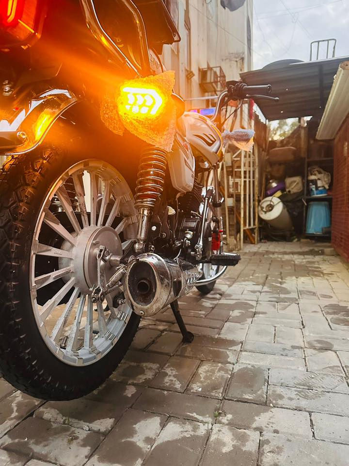 سلام عليكم الدراجه للبيع مديل 25نازله ب شهر ال 9 الدراجه جديده تجي وتشوفها بعينك احله من الصور اوراق كامله الدراجه خير من الله مابيها اي نقص السعر 850وبيها مجال مكاني بغداد السيدية  
***********
