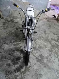 دراجة لبيع ربع كير مكاني بغداد العبيدي سعر 450( 07735146860