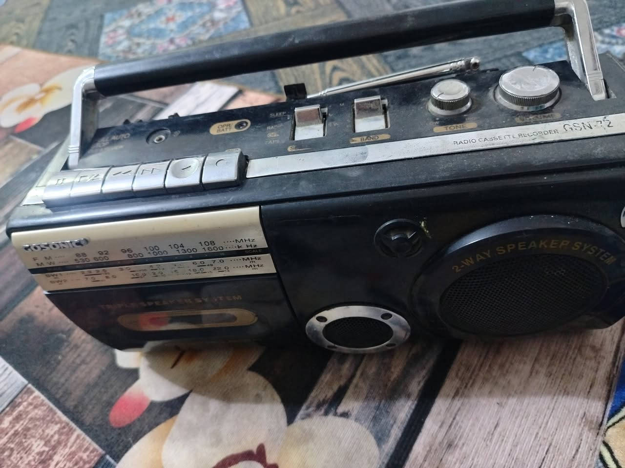 جهاز راديو شغال مسجل عوزا ماطور ب ١٠ الف نهايتا رقمي ***********
