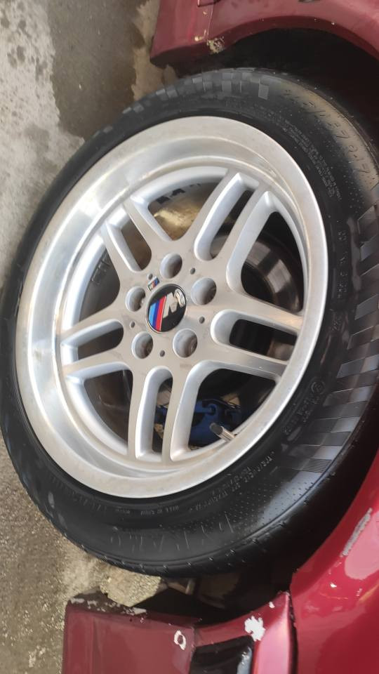 ئەم ویلانە بۆ گۆڕینەوە بە حەسیر 17 دووسایز تا یەکانی سەتا 80 خاوێنە قیاسی تایەکانی دووی پێشەوە 225/45/17 دووی پشتەوە 245 /45 /17 ویلەکانی تەقیوی تیانیە تەنها سبوغی هەرداوە دانەیەکی پێشەوە تۆزێک خوارە زەمانی ئەدەم هەوای نەدا تەنها گۆرینەوەش دەکەم ژمارەی مۆبایل *********** أربيل, العراق
