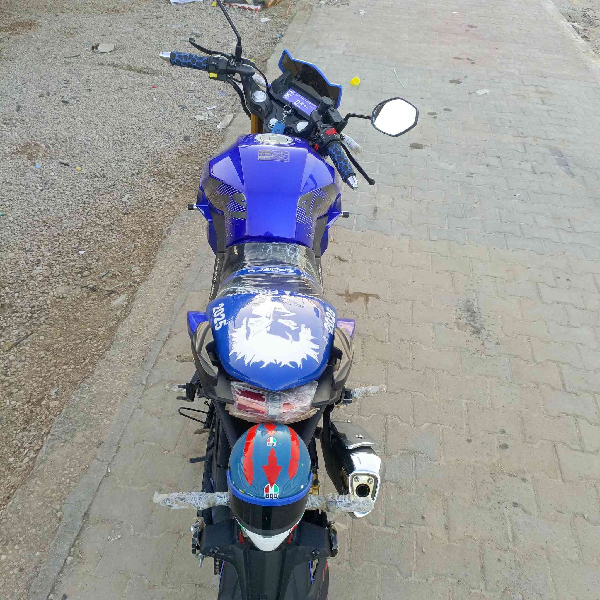 سلام عليكم من رخصت ادمن هايوشه بطح موديل 25زنجيل ضاقطه نضافه خير من الله دراجه حلوه 
دراجه ما محطوط عليهه سبانه وصلت مليون 550ما بعت عندك زود تفضل خاص جماعت الدين القصاد عبرو منشور 

اتصال ***********بي وتساب
