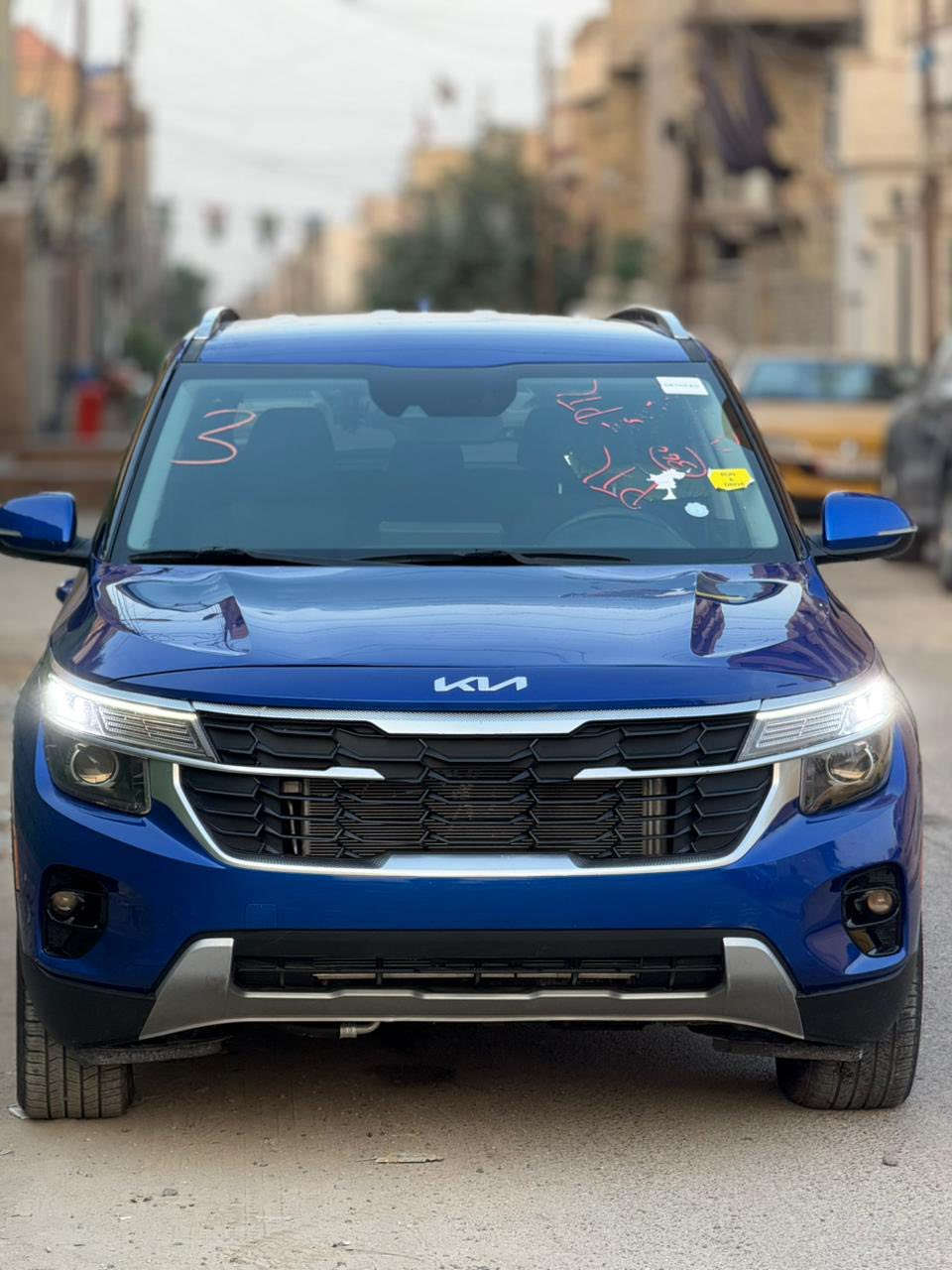 سلام عليكم
كيا سيلتوز 
موديل 2023
وارد امريكي 
السيارة بدون أرباك وبدون قطعة تبديل 
محرك 2000
ماشية20الف 
السيارة فول عدا الفتحة 
قطعتين تبريد 
حادثه موضح بلصور بس خشم البنيد بيه صبغ 
السعر157$
***********
