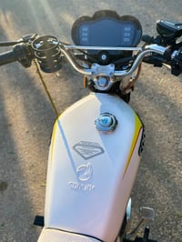 #البيع دراجة. تايكر +اللون ابيض  موديل 25  طالعه بشهر 10 من الوكيل شاش...